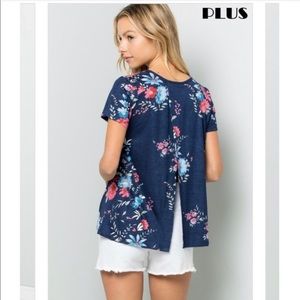 Plus size crossover back floral print top